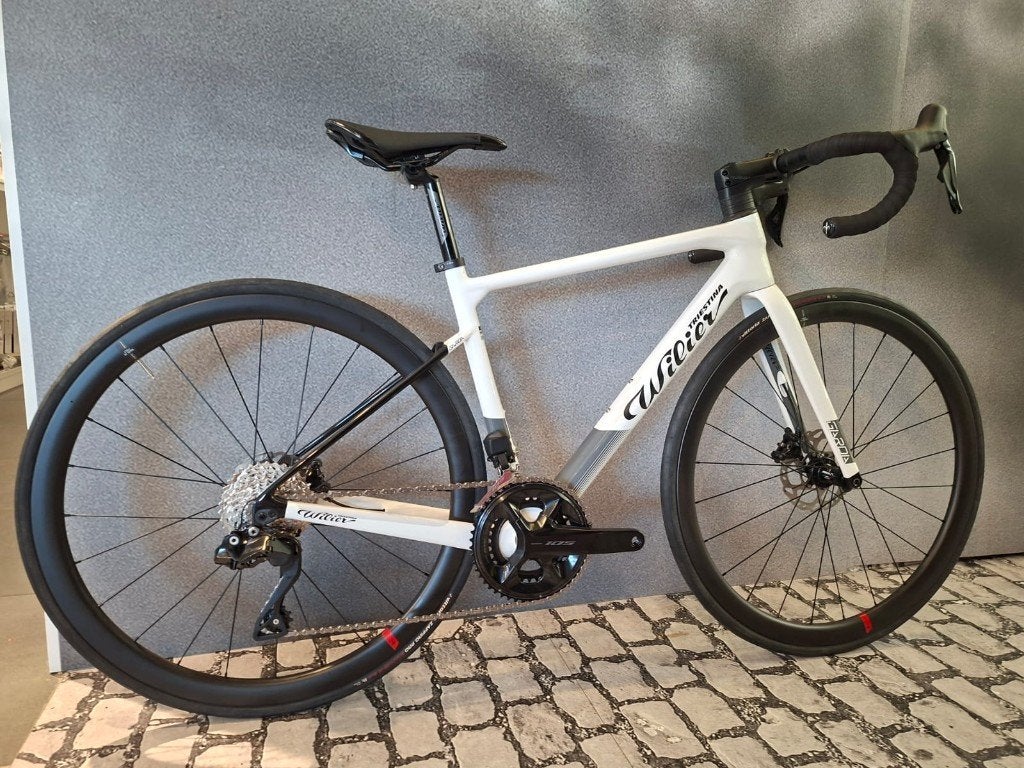 WILIER GARDA 105 DI2 NDR38 WHT BLK GLOSSY S (2024), Fietsen en Brommers, Ophalen, Nieuw, Carbon