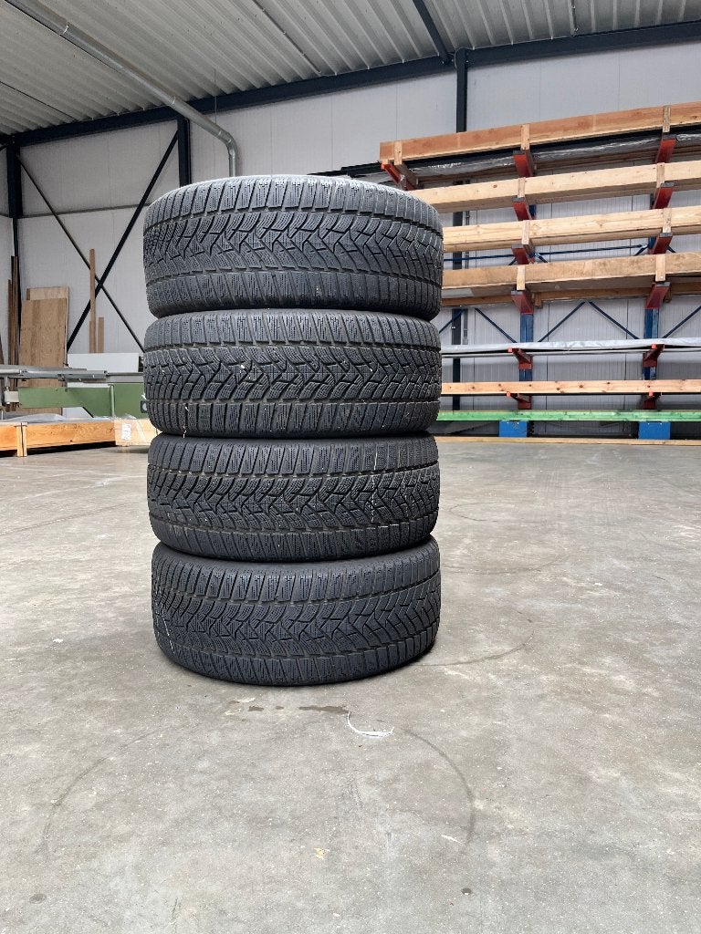 Winterbanden - DUNLOP WINTER SPORTS - 245/45/R18, Auto-onderdelen, Banden en Velgen, Ophalen, 18 inch, 245 mm, Nieuw