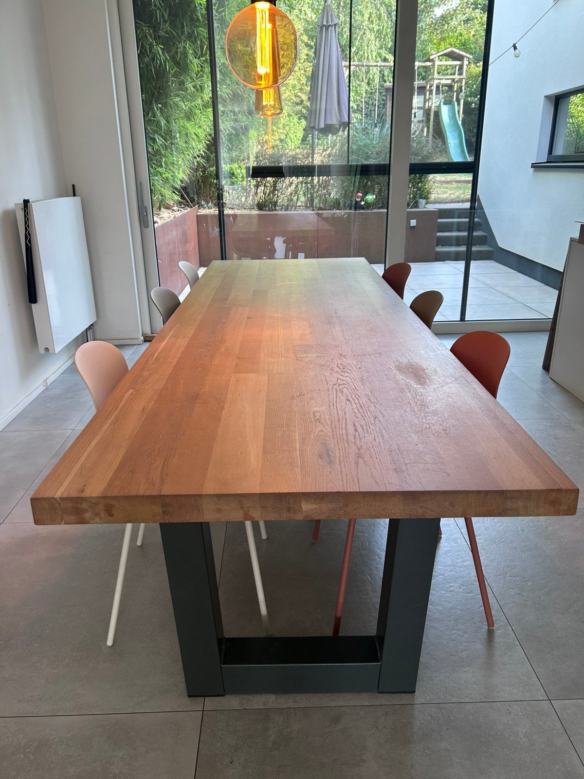 Massief eikenhouten tafel voor 10 tot 12 personen, Ophalen, Zo goed als nieuw, Eikenhout
