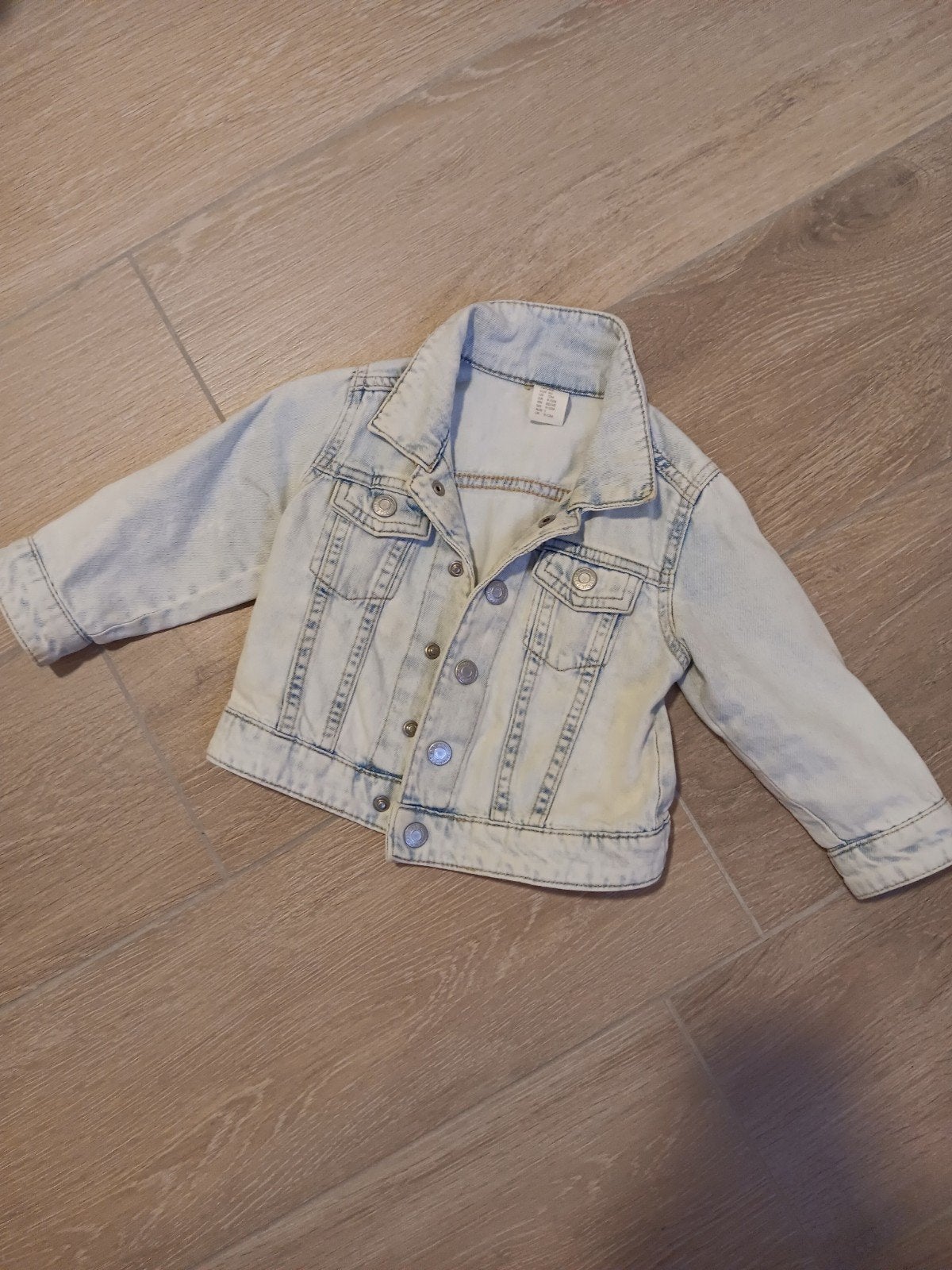 Jeansjasje H&M maat 80, Kinderen en Baby's, Babykleding | Maat 80, Ophalen, Gebruikt, Jasje