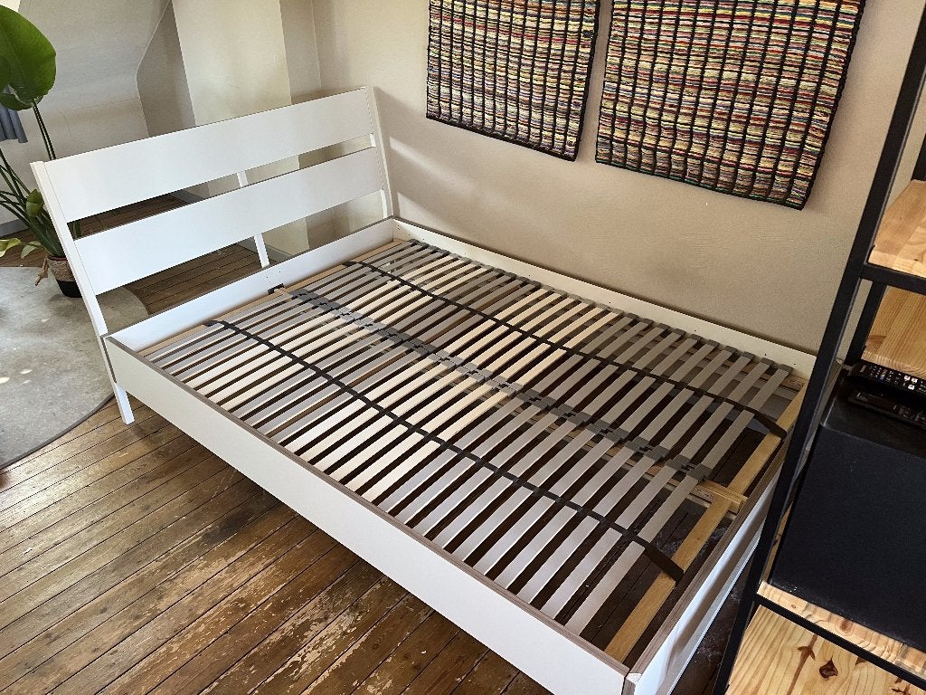 IKEA TRYSIL bedframe wit — 140x200 cm incl. lattenbodem, Ophalen, Gebruikt, Wit, 140 cm