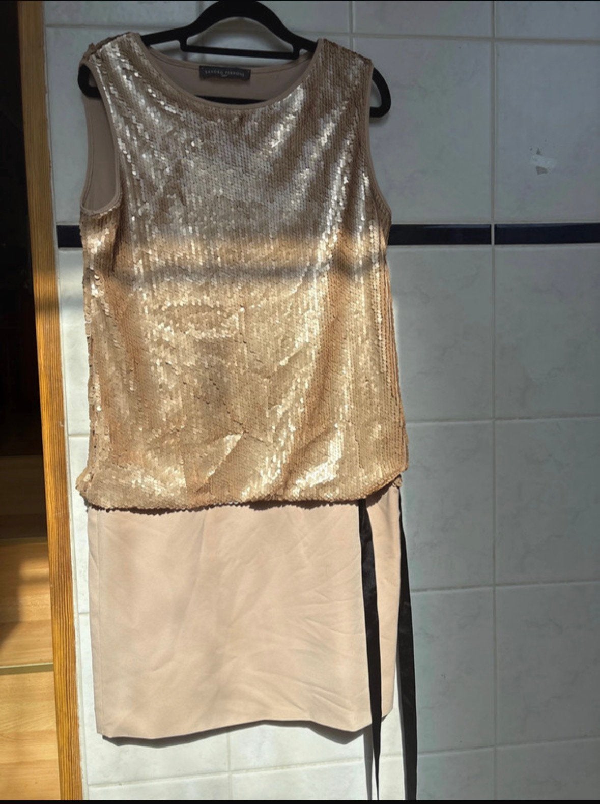 Robe sandro ferrone sequins Doré et nude, Enlèvement ou Envoi, Comme neuf, Doré, Taille 42/44 (L)