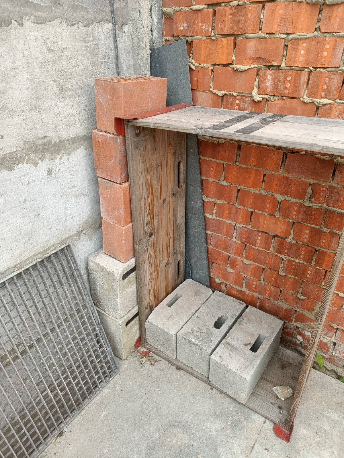 Betonblokken, Ophalen