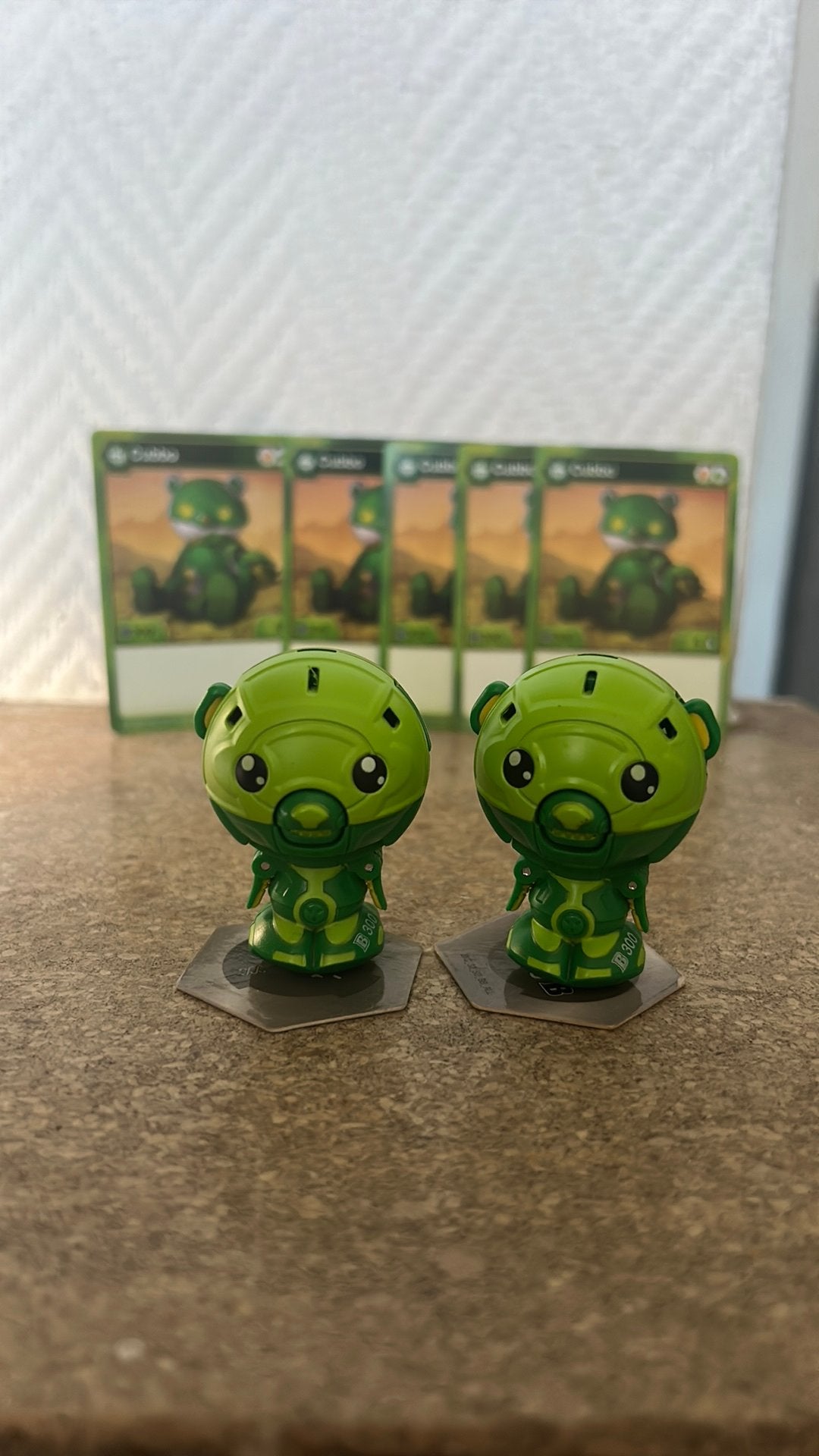 Bakugan Cubbo Groen – 2 Figuren + 5 Kaarten – Complete Set, Collections, Enlèvement, Comme neuf