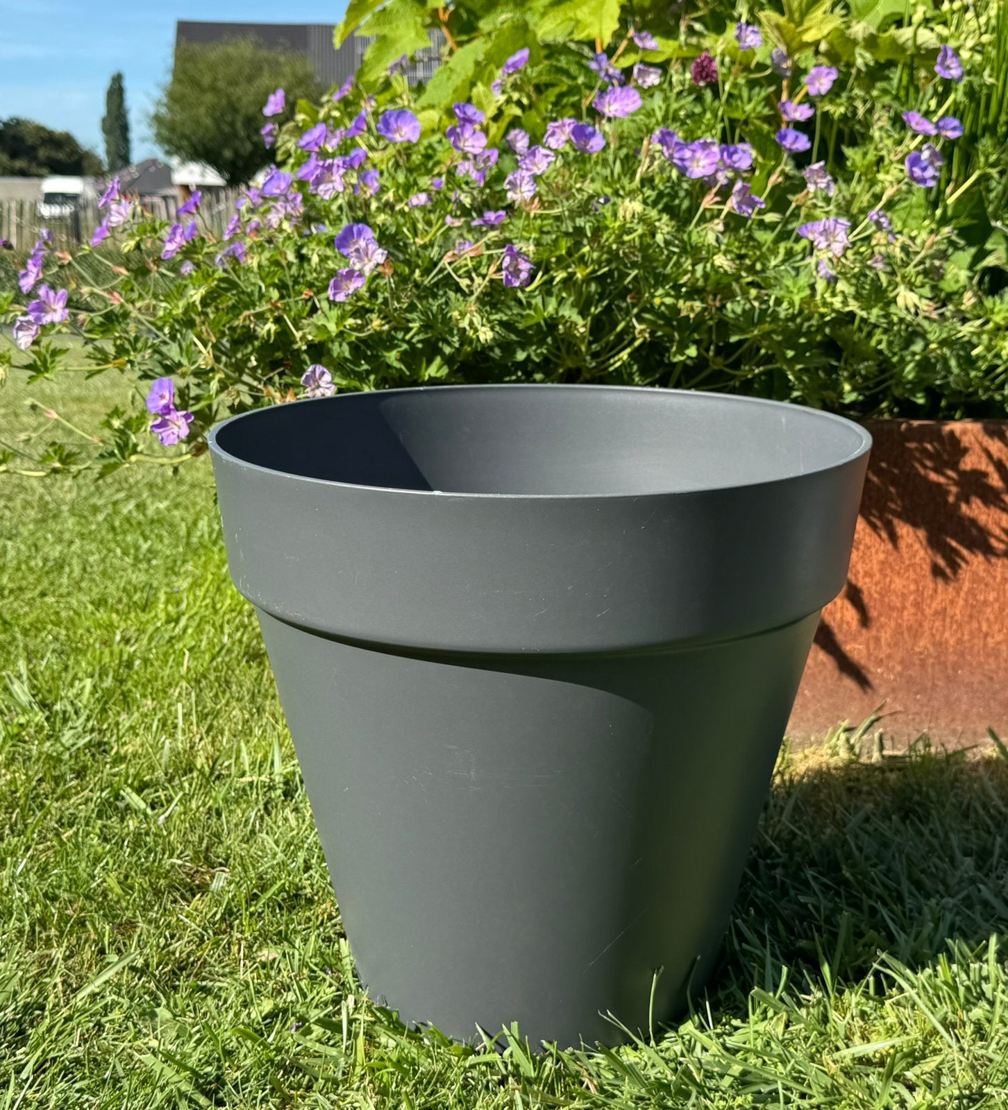 Grote grijze bloempot Elho, Tuin en Terras, Bloembakken en Plantenbakken, Ophalen, Zo goed als nieuw