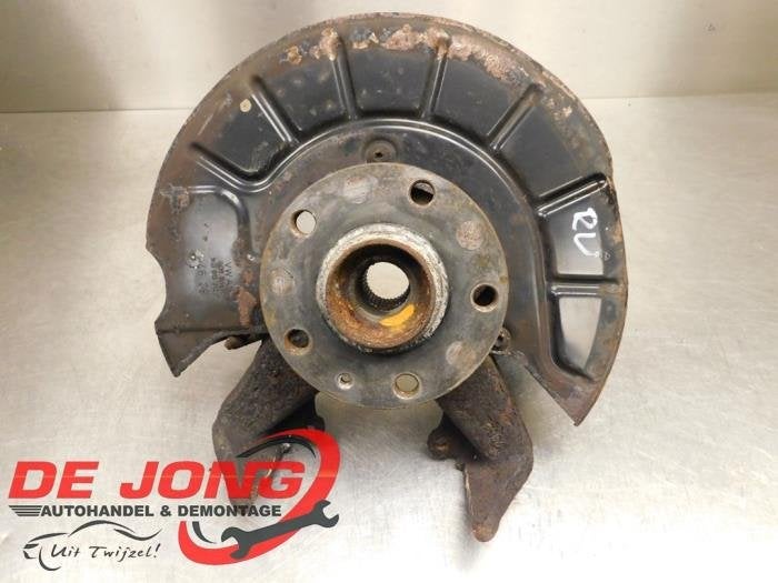 Fusee rechts-voor van een Skoda Yeti, Gebruikt, -, -, Ophalen of Verzenden