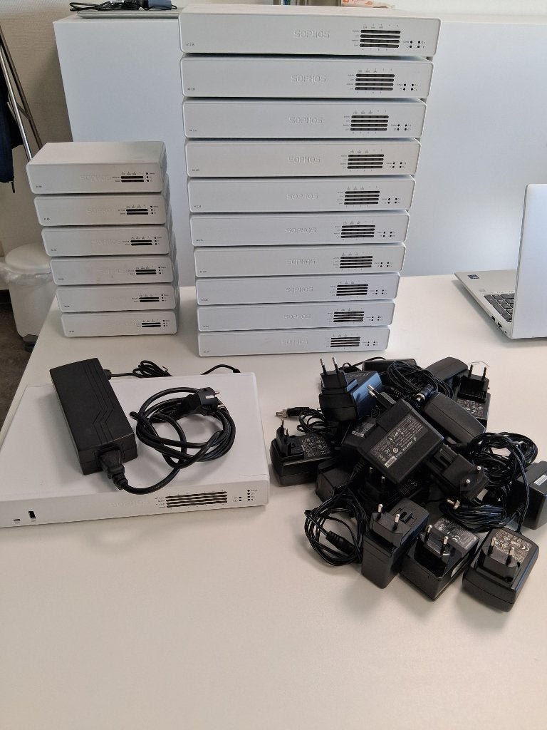 Pakket van 17 Sophos firewalls, Ophalen, Gebruikt