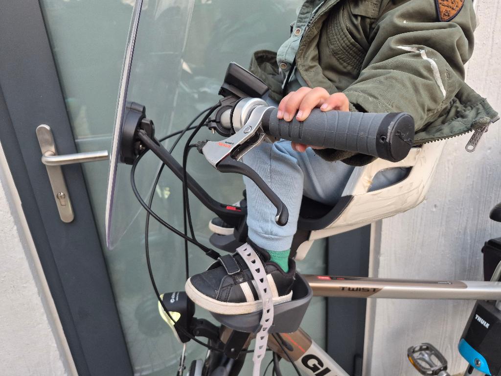 Hamax babyfietszitje + adapter, Fietsen en Brommers, Ophalen, Zo goed als nieuw