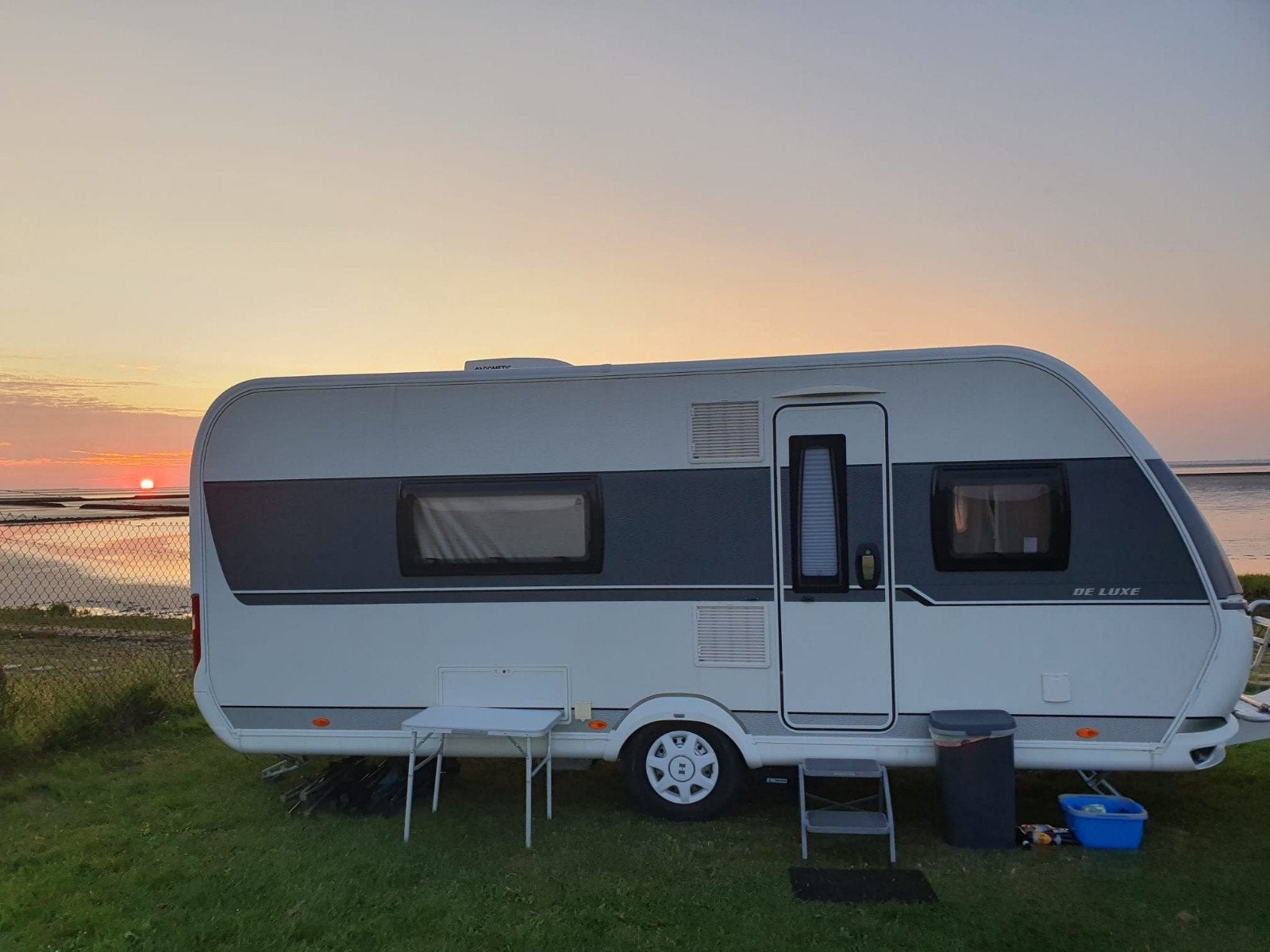 HOBBY 495 WFB caravan, Caravans en Kamperen, Vast bed, Hobby, Particulier, Fietsenrek