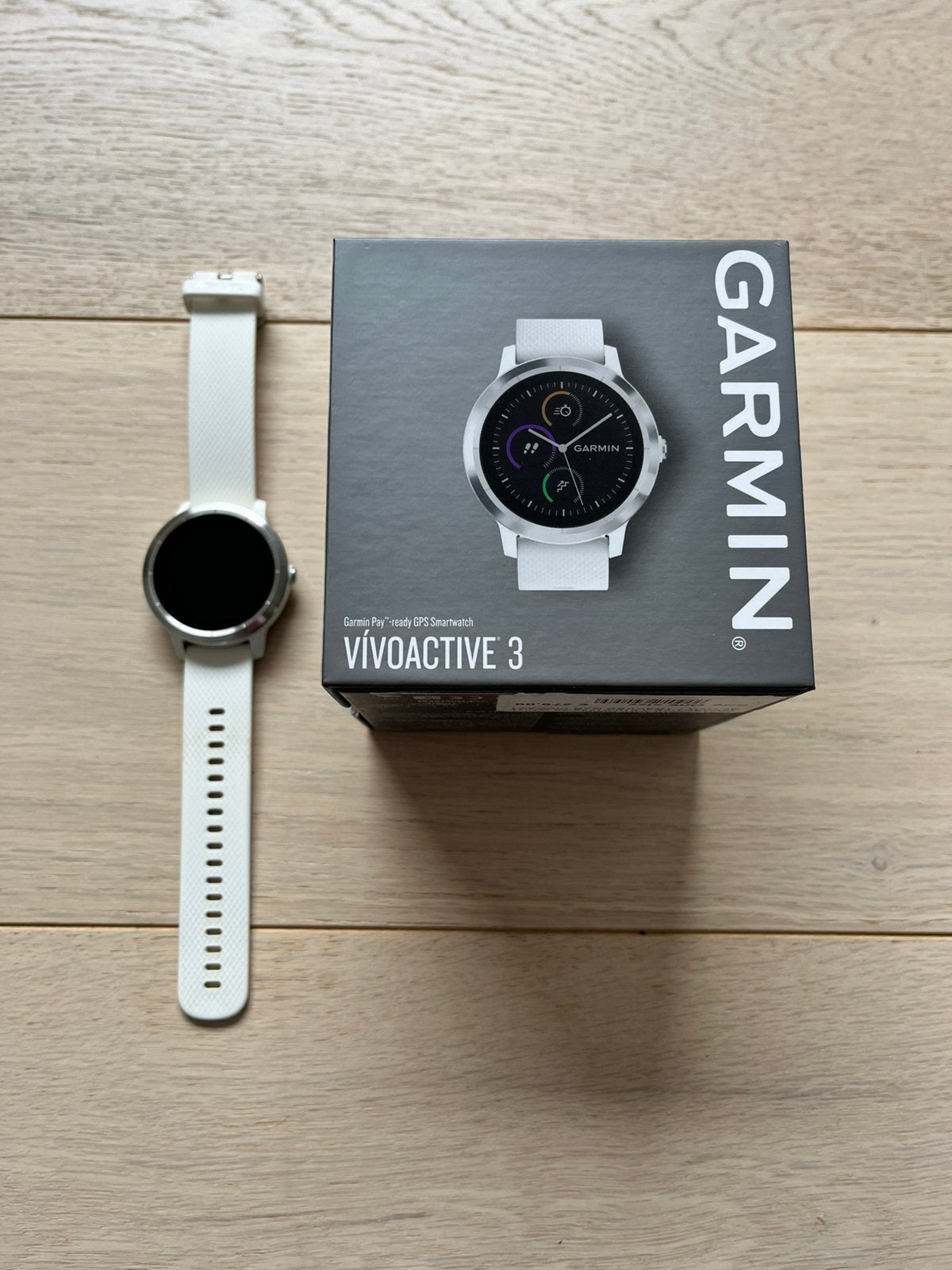 Montre Garmin Vivoactive 3 impeccable, Handtassen en Accessoires, Smartwatches, Ophalen, GPS, Gebruikt, Wit