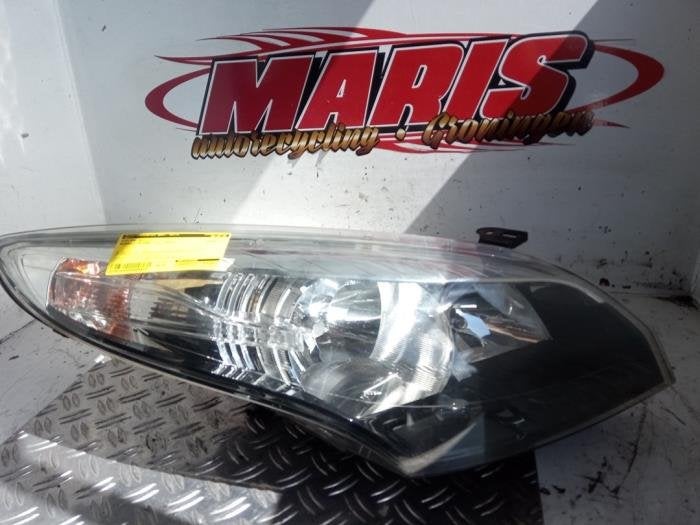 Phare droit d'un Renault Megane, -, Renault, -, 3 mois de garantie