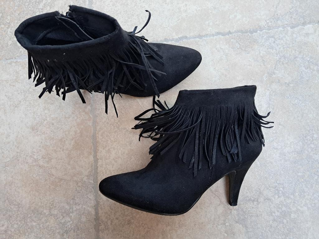 Merk Sascha: als nieuwe zwarte botjes mt 40 (zie foto's), Kleding | Dames, Schoenen, Hoge laarzen, Zwart, Ophalen of Verzenden