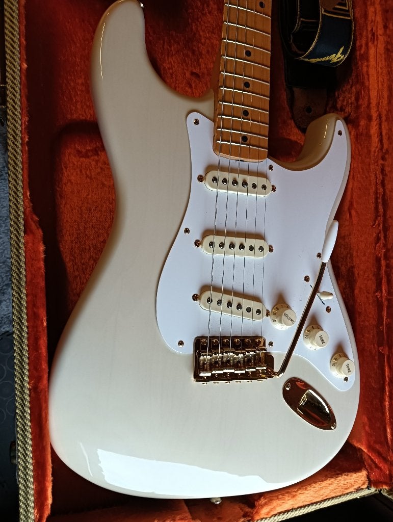 American Vintage 1957 Commemorative stratocaster (2007) LTD, Muziek en Instrumenten, Ophalen, Nieuw, Solid body, Fender