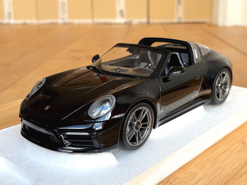 Porsche 911 992 Targa 4 GTS 50 Years 1:18 dealer Minichamps, Ophalen of Verzenden, Nieuw, Auto, MiniChamps