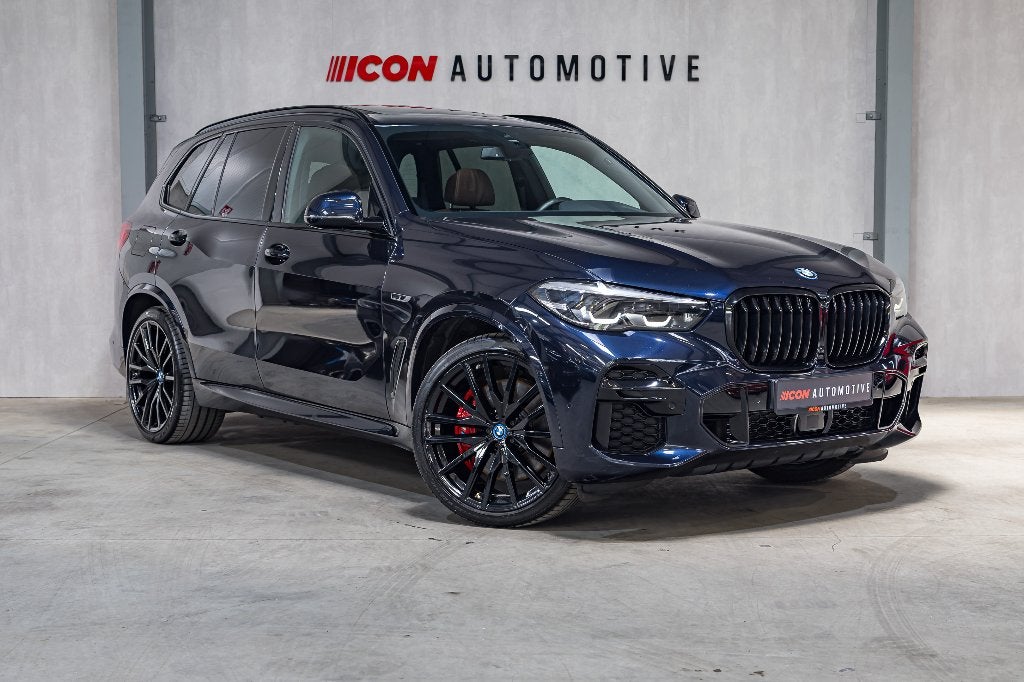 BMW G05 X5 45E - M PACK | PANO | LUCHTVERING | 22" | COMFORT, Automaat, 2995 cc, Blauw, Leder