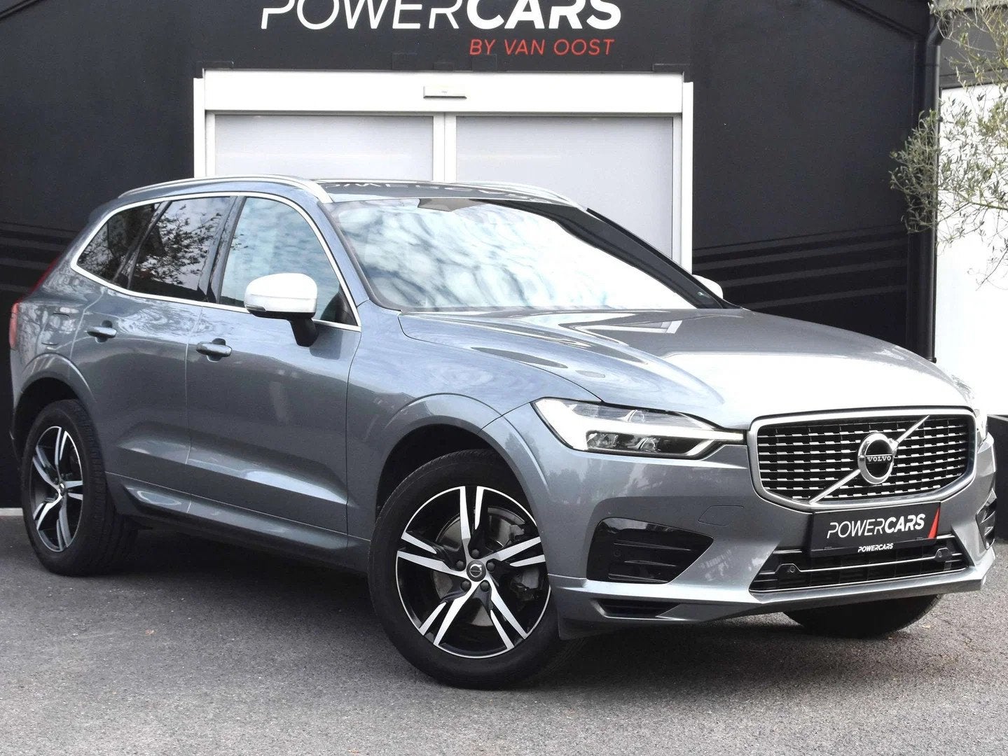 Volvo XC60 T5 AWD R-Design | Pano | Camera | Trekhaak, Auto's, Automaat, 173 g/km, 4 cilinders, 1969 cc