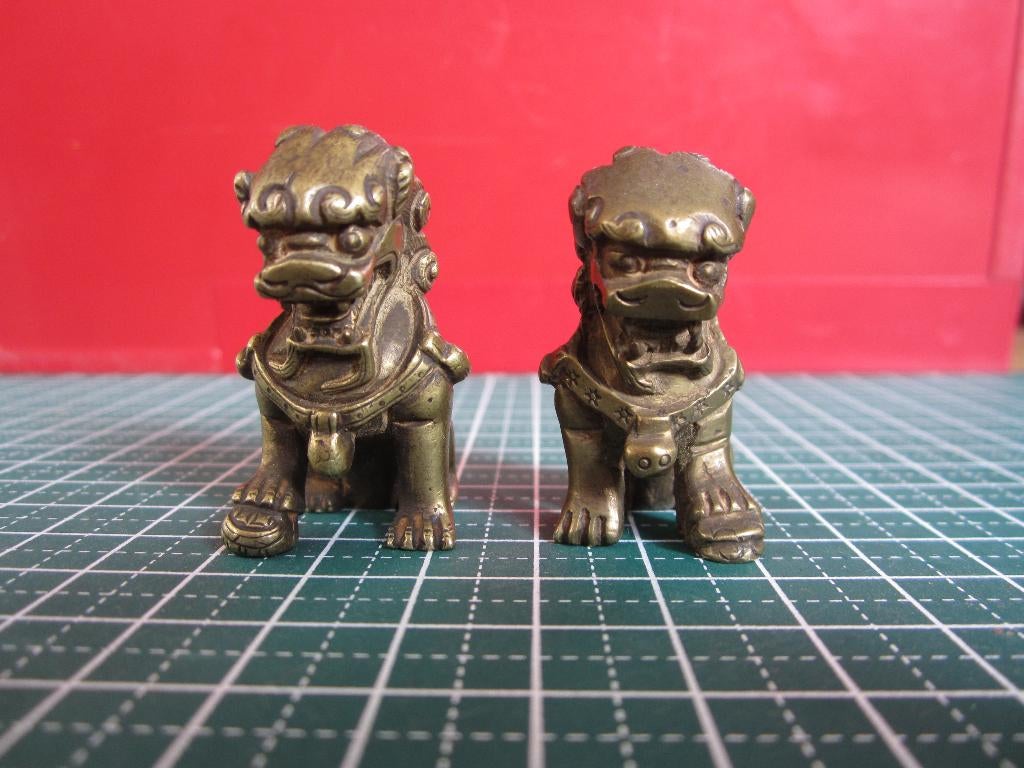 Paire de petits "chiens de Fo" bronzes asiatiques, Ophalen of Verzenden, Brons