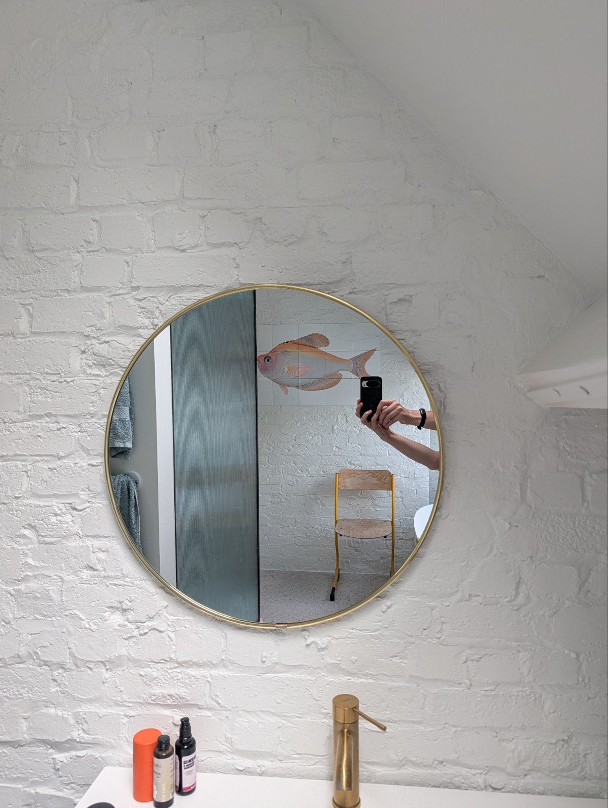 Miroir doré Umbra, Enlèvement