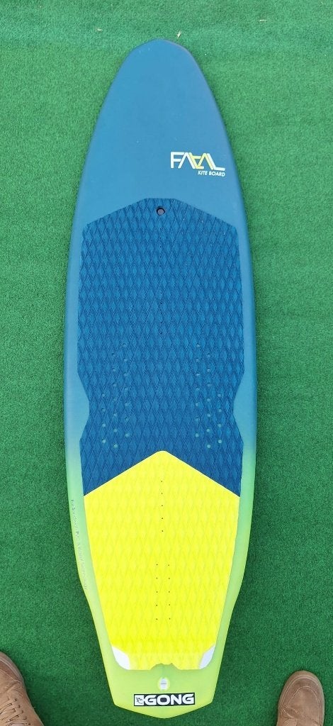 Strapless Kite Surfboard 25L 5'4 - GONG FATAL, Sports nautiques & Bateaux, Kitesurf, Directionnel, Enlèvement ou Envoi, Planche de kite