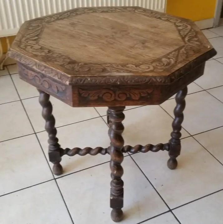 Table basse octogonale, Enlèvement