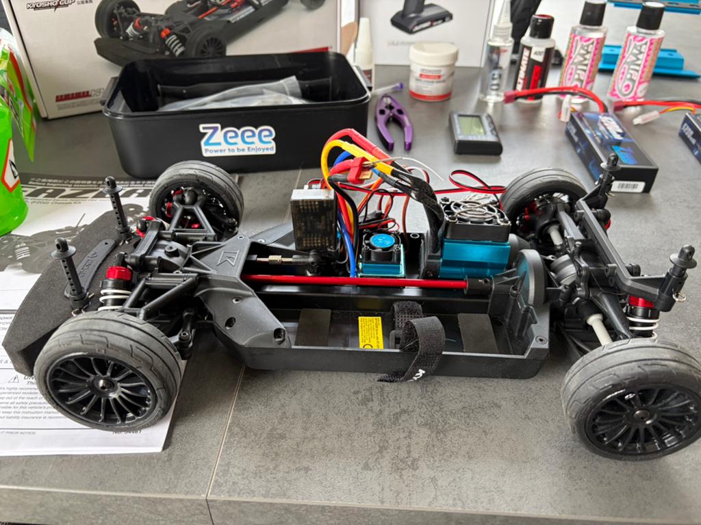 Kyosho Fazer mk2 - voiture RC modelisme, Hobby & Loisirs créatifs, Enlèvement, Comme neuf