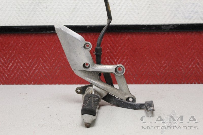 REPOSE PIEDS AVANT DROIT Honda CBR 250 RR 2008-2013, Dhr. S. di Majo, Utilisé, Info@cama-motorparts.nl, P.J. Troelstraweg 8 8
3144 CX  MAASSLUIS, NL
