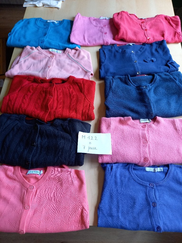 Nieuwstaat groot pakket gilets maat 122 meisje, Ophalen of Verzenden, Zo goed als nieuw, Overige maten