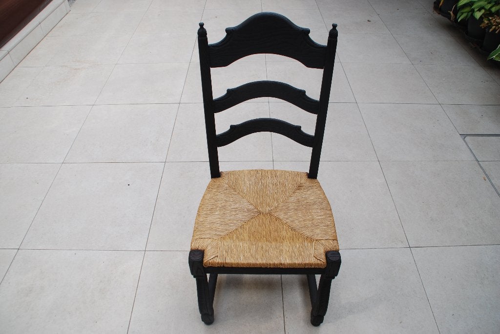 8 zwarte rustieke stoelen met rieten zitting, Gebruikt, Zwart, Hout, Vijf, Zes of meer stoelen
