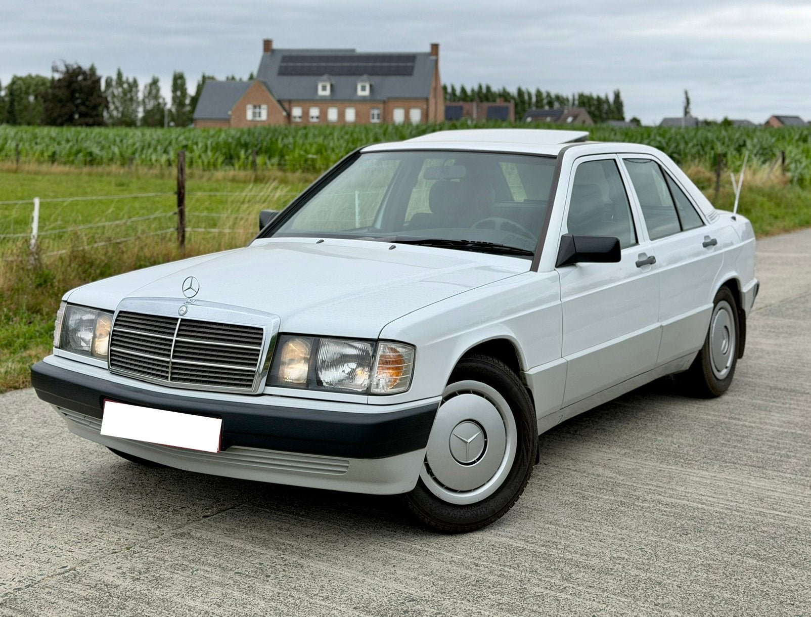 Mercedes-Benz 190 D W201 (1989) 99.000 KM | Oldtimer | Topst, Wit, Open dak, Dealer onderhouden, 55 kW