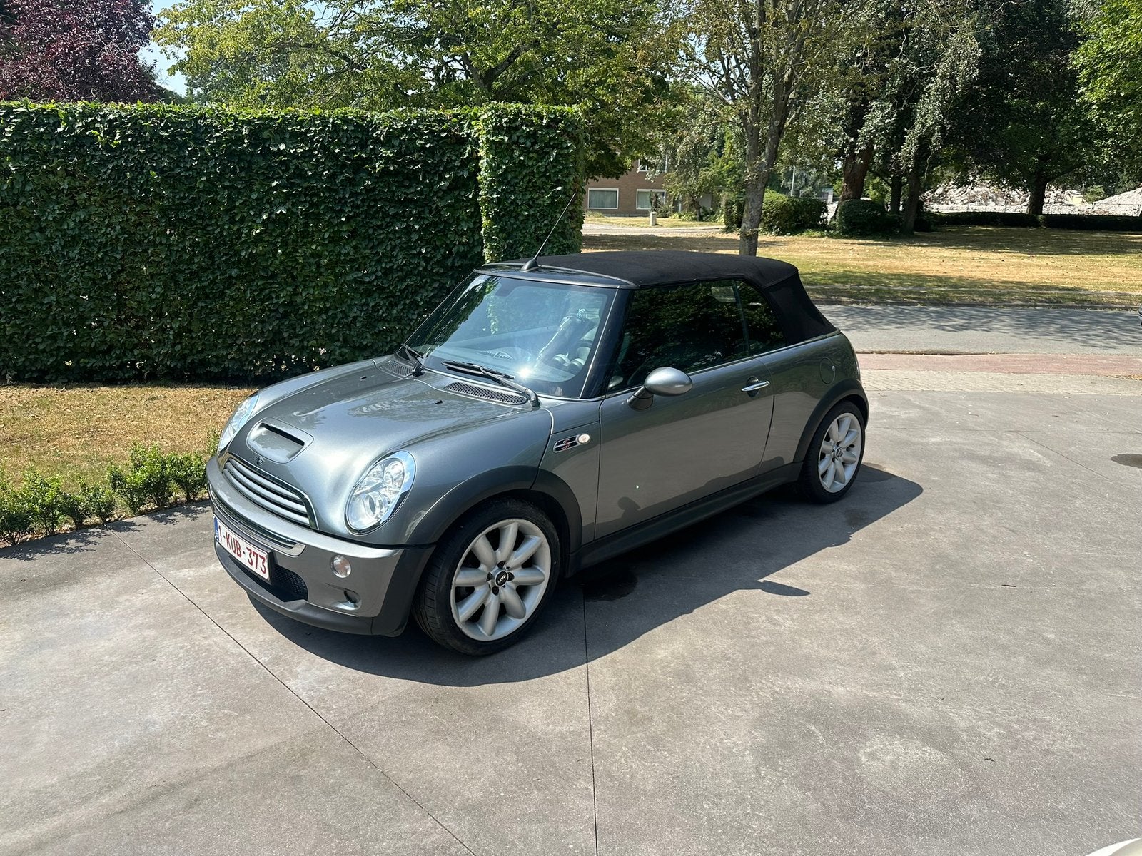 Mini Cooper S Cabrio bwj 2005 met defecte motor, Auto's, Mini, Voorwielaandrijving, Cabriolet, 1600 cc, Leder