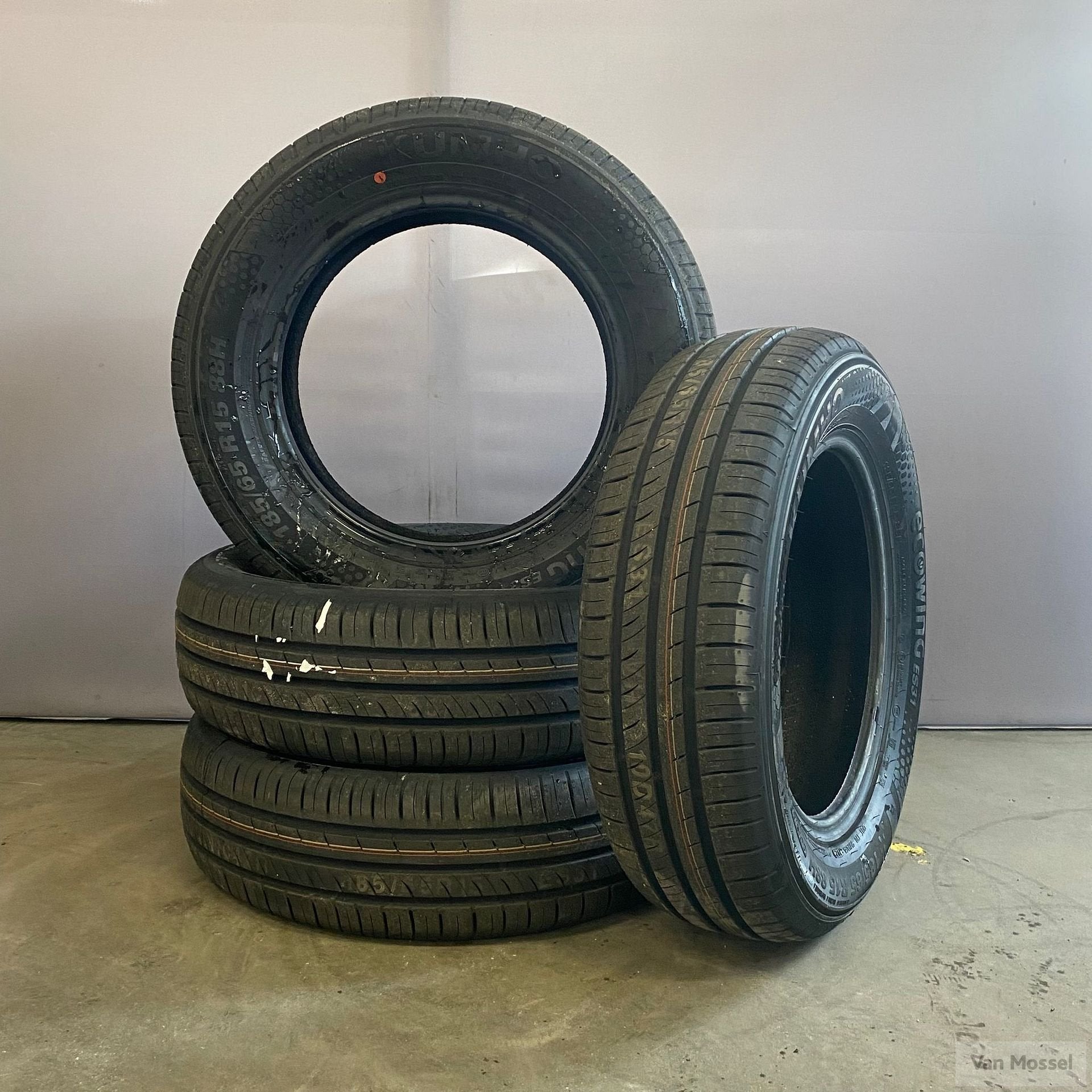Kumho Ecowing ES31 185/65/R15 88H, Auto-onderdelen, Banden en Velgen, Gebruikt, 15 inch, -, -