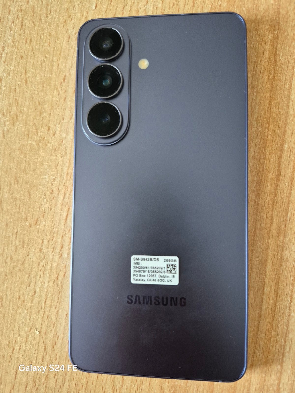 avendre samsung s26 en tres bon etat comme neuf avec boite e, Télécoms, Téléphonie mobile | Samsung, Comme neuf, Enlèvement, Écran tactile