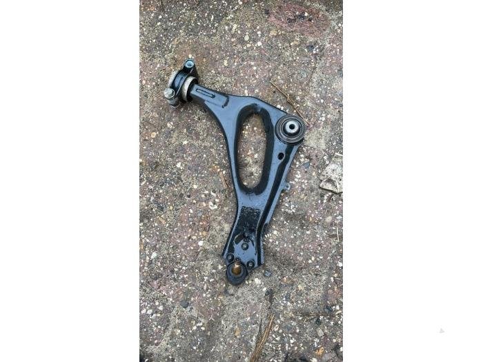 Bras de suspension avant droit d'un Mercedes Vito, 3 mois de garantie, Utilisé, -, -