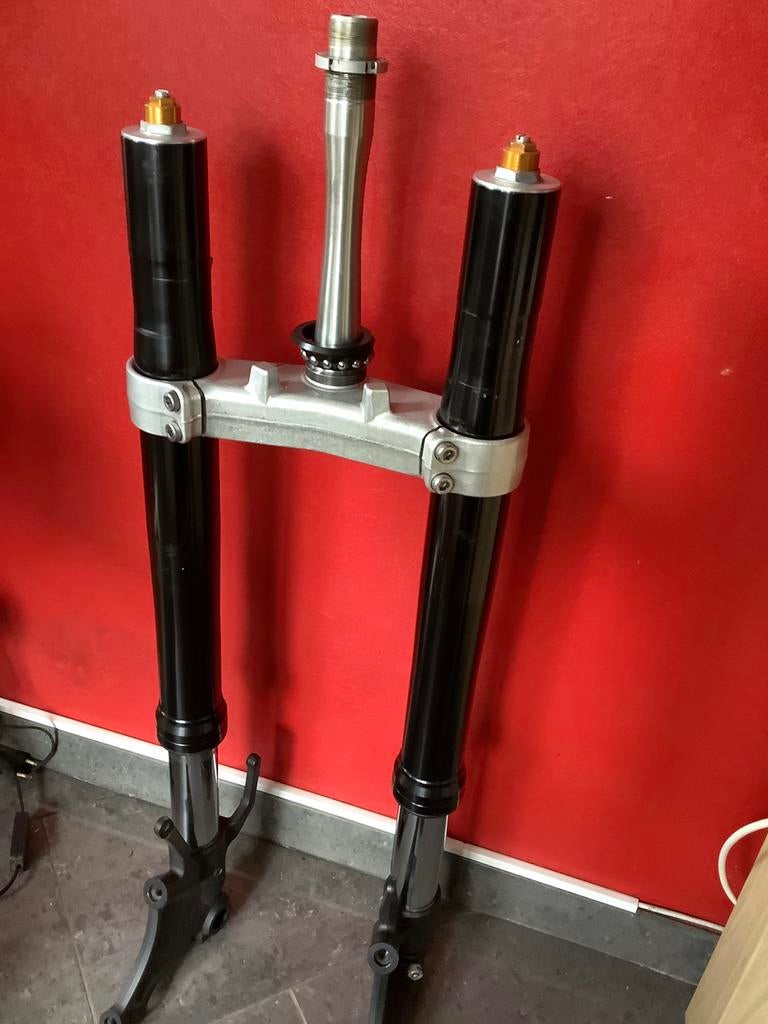 Fourche Moto R1, Enlèvement, Utilisé