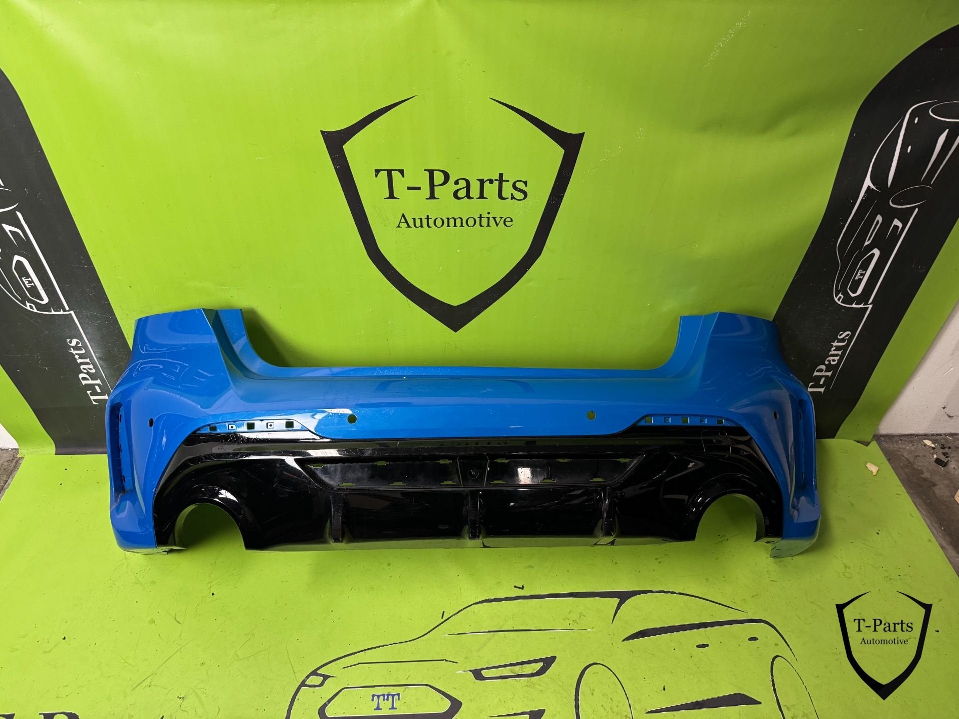Pare-chocs arri re BMW S rie 1 F40 Pack M, Petuelring 130
80788  Munich, DE, Pare-chocs, Info@bmw.de, Utilisé
