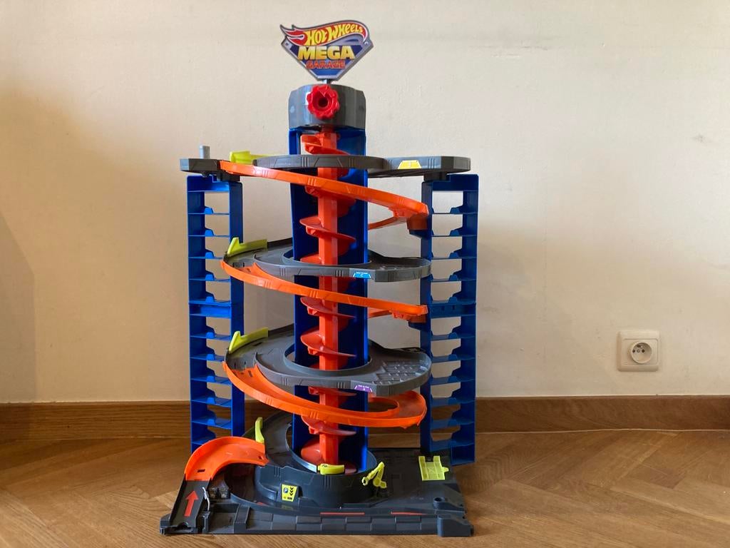 Hot Wheels mega garage, Ophalen, Zo goed als nieuw, Hot Wheels