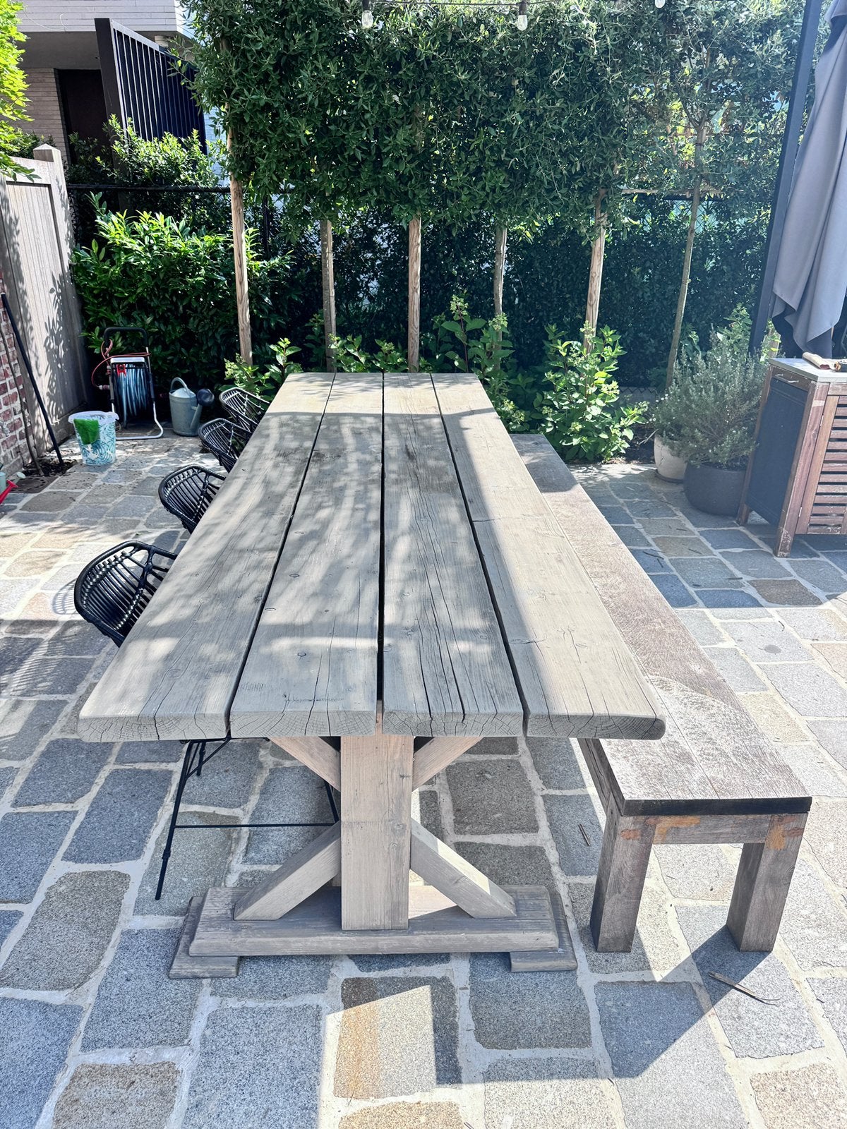 Lange houten tafel met bijhorende eiken bank, Enlèvement, Utilisé