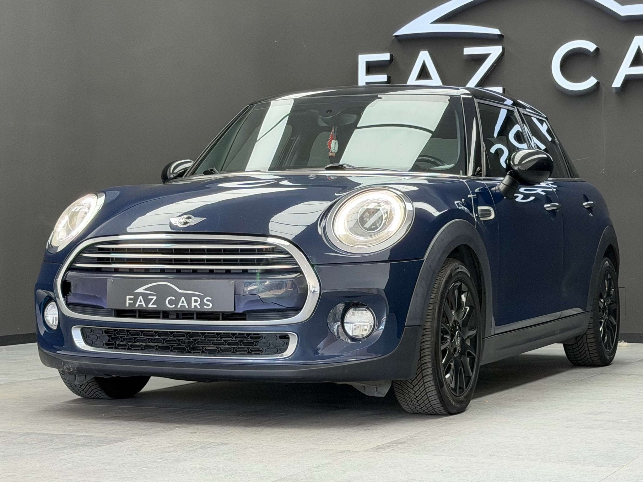 MINI Cooper D 1.5 DA Cooper * LED + AUTO + JANTES + GARANTIE, Auto's, Mini, Automaat, Gebruikt, Elektrische ramen, 116 pk