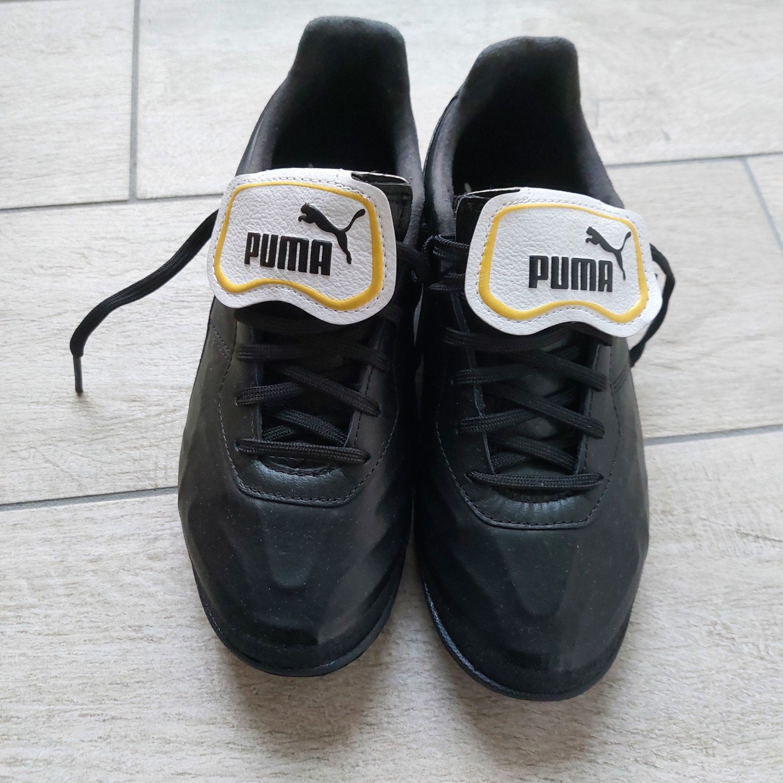 Puma voetbalschoenen maat 35, Sport en Fitness, Ophalen