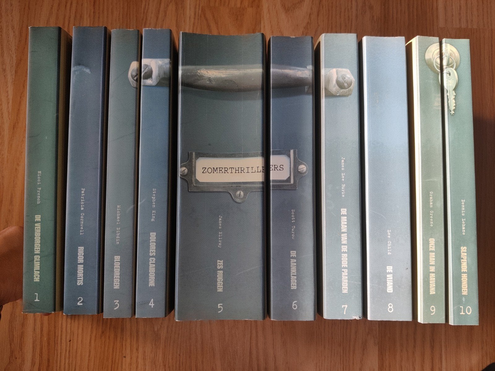 Complete tiendelige boekenserie Zomerthrillers, Ophalen, Gelezen, België
