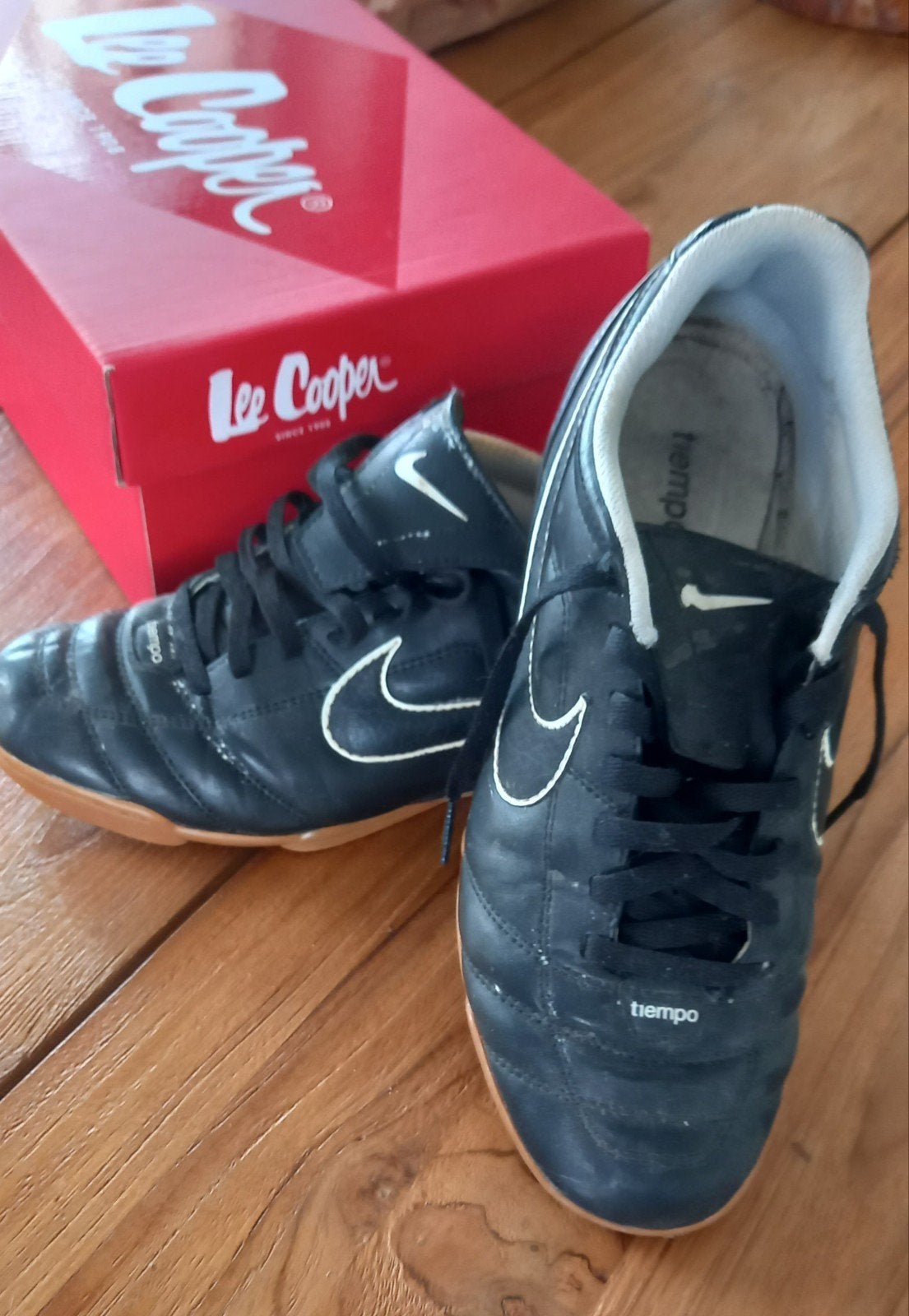 Sportschoenen, Ophalen