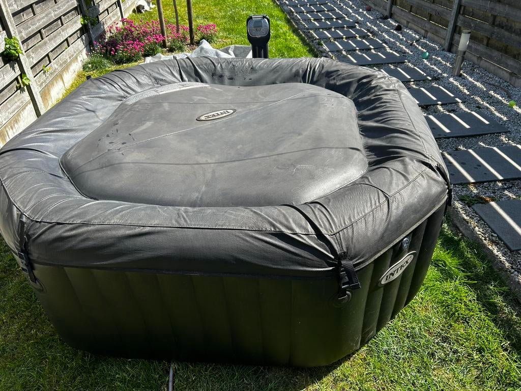 Intex purespa 4 pers, Tuin en Terras, Bubbelbaden en Hottubs, Ophalen, Gebruikt, Filter, Opblaasbaar