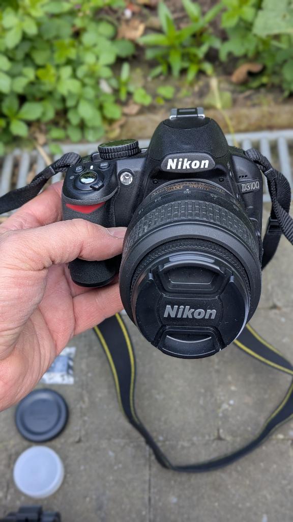 Nikon D3100 avec VR DX 18-55 mm 3,5 5,6 G, Enlèvement ou Envoi, Comme neuf, Nikon