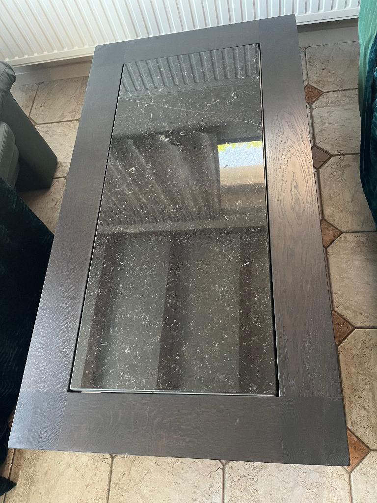 Salon tafel, Enlèvement