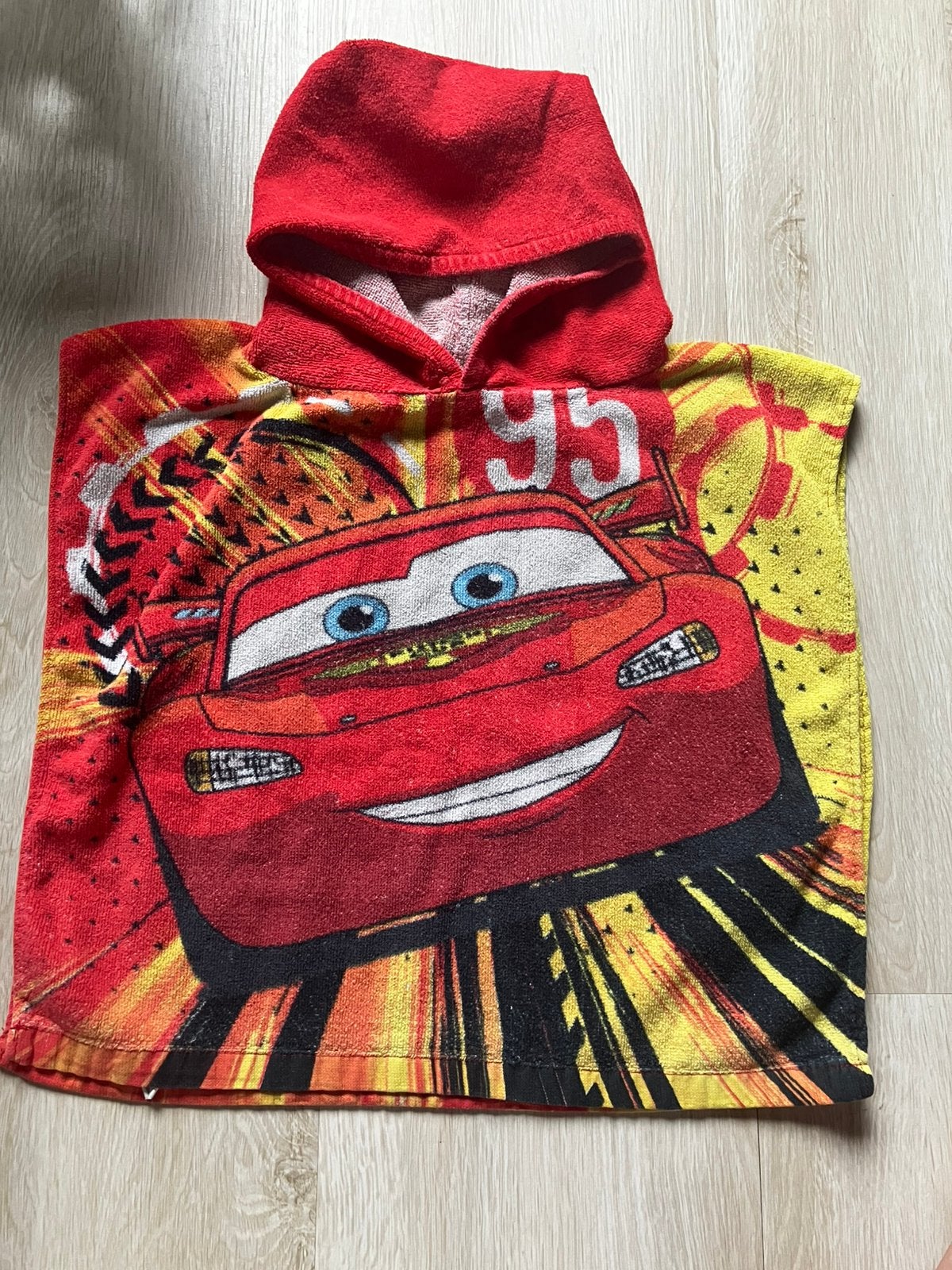 Cars kleine badponcho badcape, Kinderen en Baby's, Kinderkleding | Kinder-zwemkleding, Ophalen of Verzenden, Zo goed als nieuw