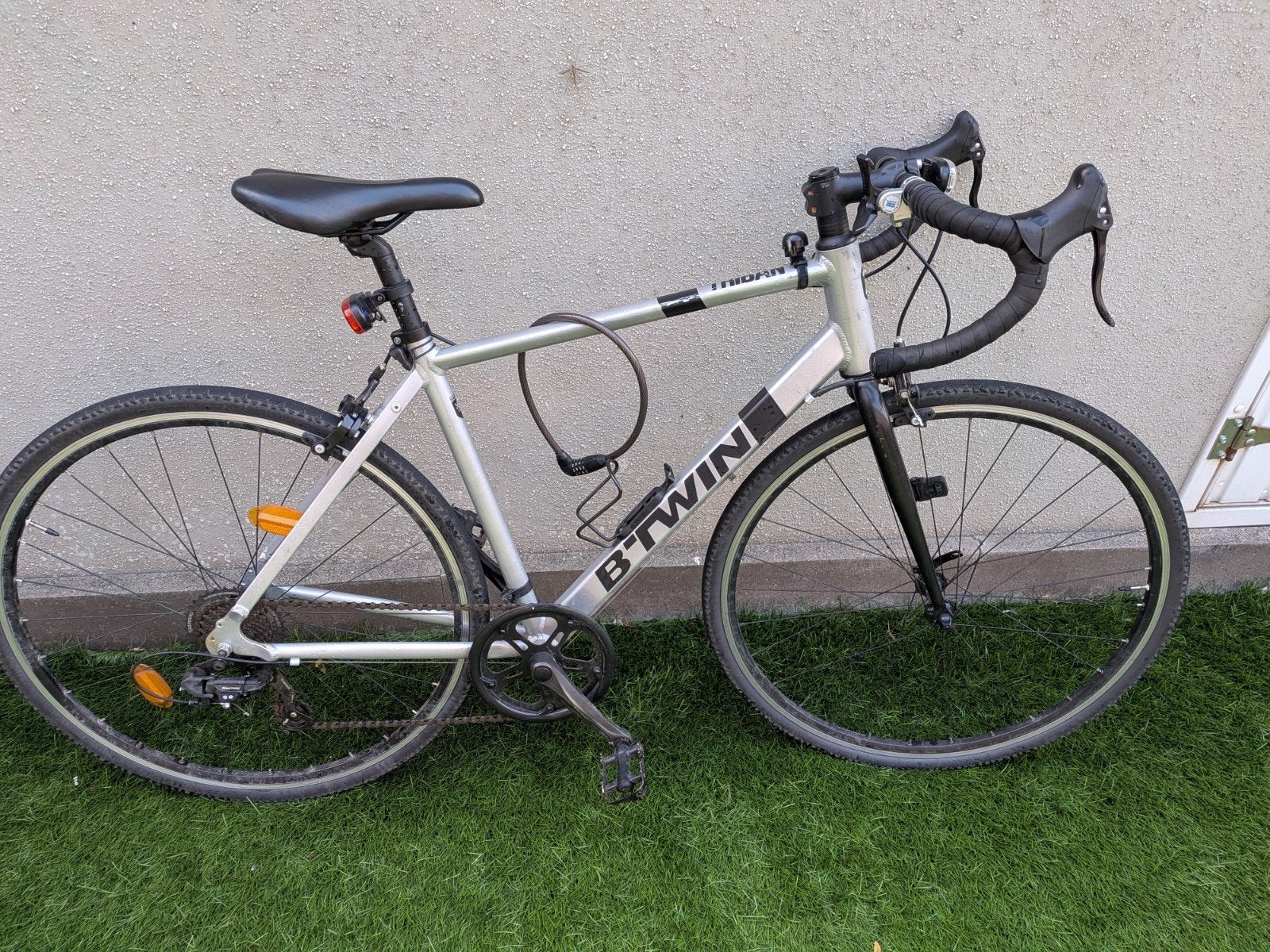 Triban koersfiets - Zo goed als nieuw, Fietsen en Brommers, 10 tot 15 versnellingen, Aluminium, Zo goed als nieuw, Ophalen