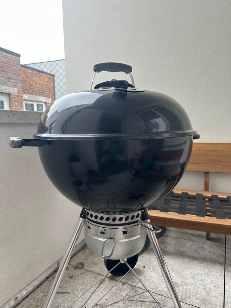 Weber Original Kettle 57 cm met hoes + starter, Tuin en Terras, Houtskoolbarbecues, Ophalen, Gebruikt, Weber, Met accessoires