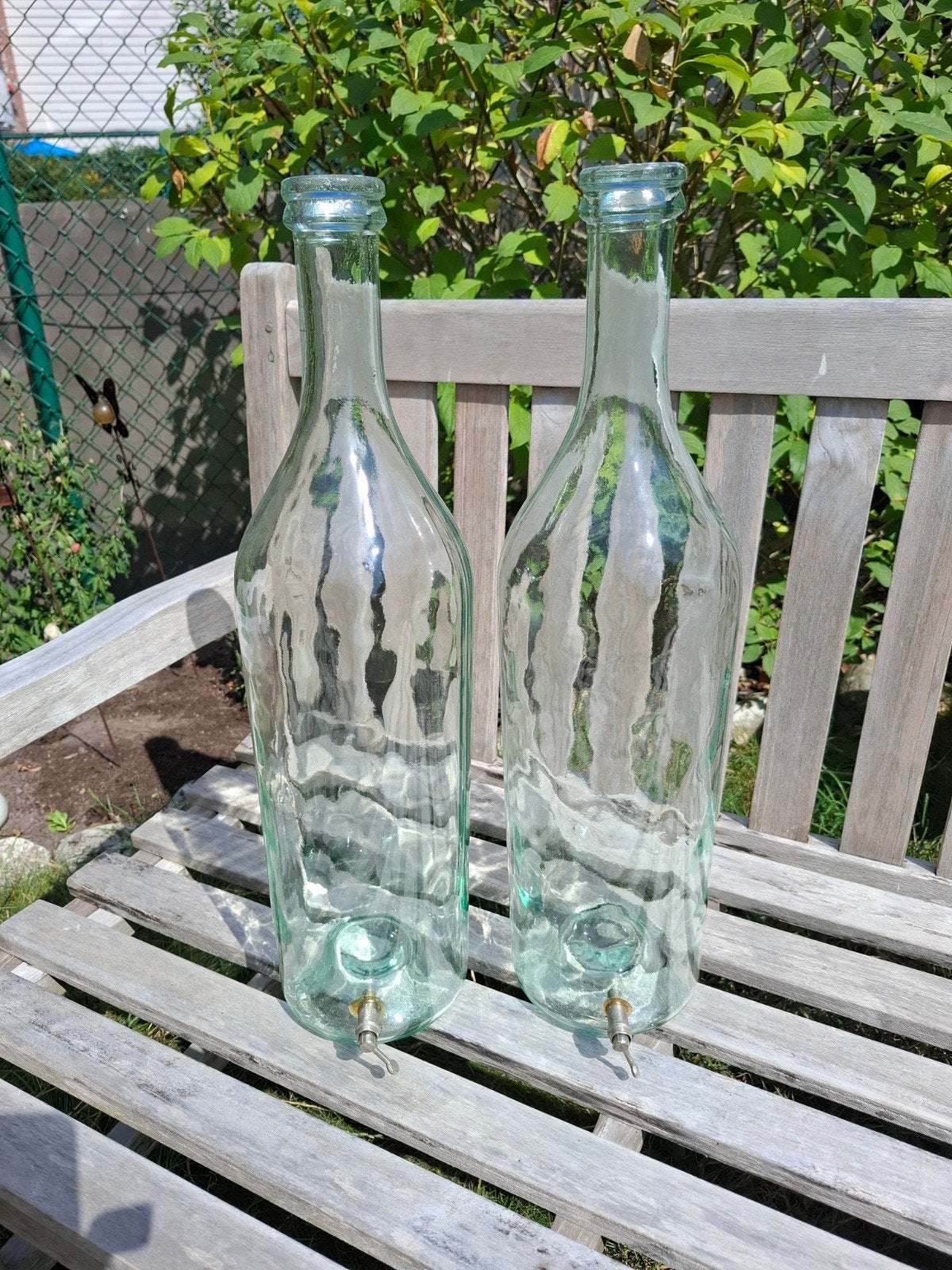 2 Grote licht groene flessen met kraantje, Maison & Meubles, Accessoires pour la Maison | Vases, Convient pour fleurs séchées