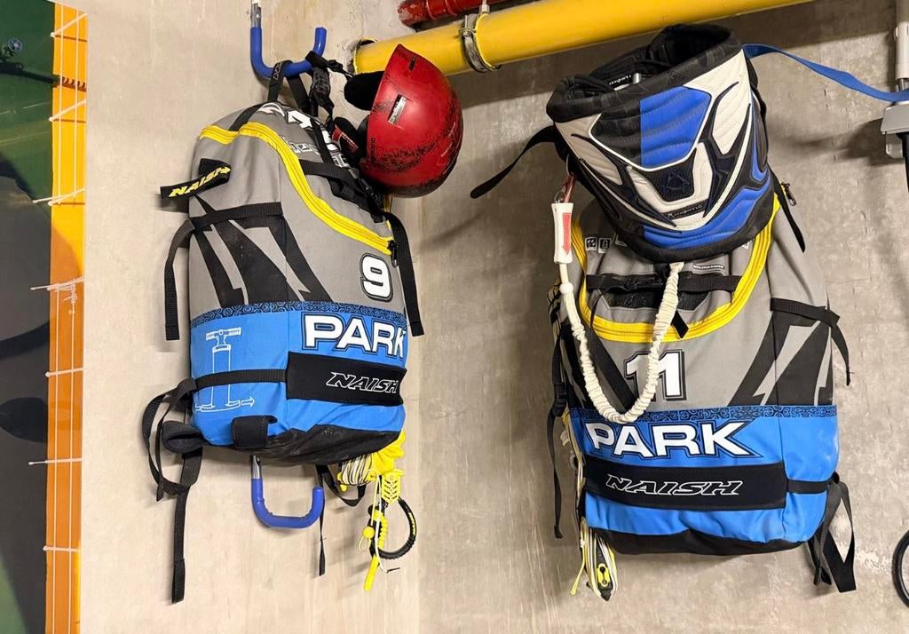 cerf-volant : lot 2 kite 11&9 de cerf-volant + 2, Sports nautiques & Bateaux, Planche à voile sur vague, Enlèvement, Comme neuf