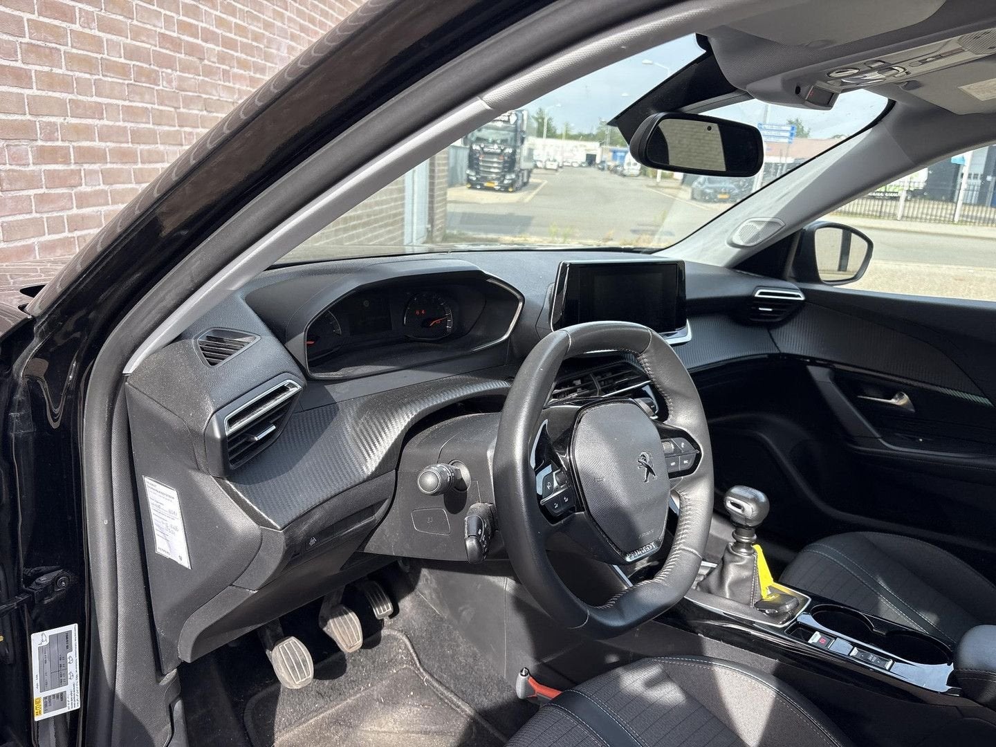 Peugeot 2008 1.2 PureTech Allure Pack | € 8.200,- NETTO! | C, Auto's, Zwart, Handgeschakeld, Parkeersensor, SUV of Terreinwagen